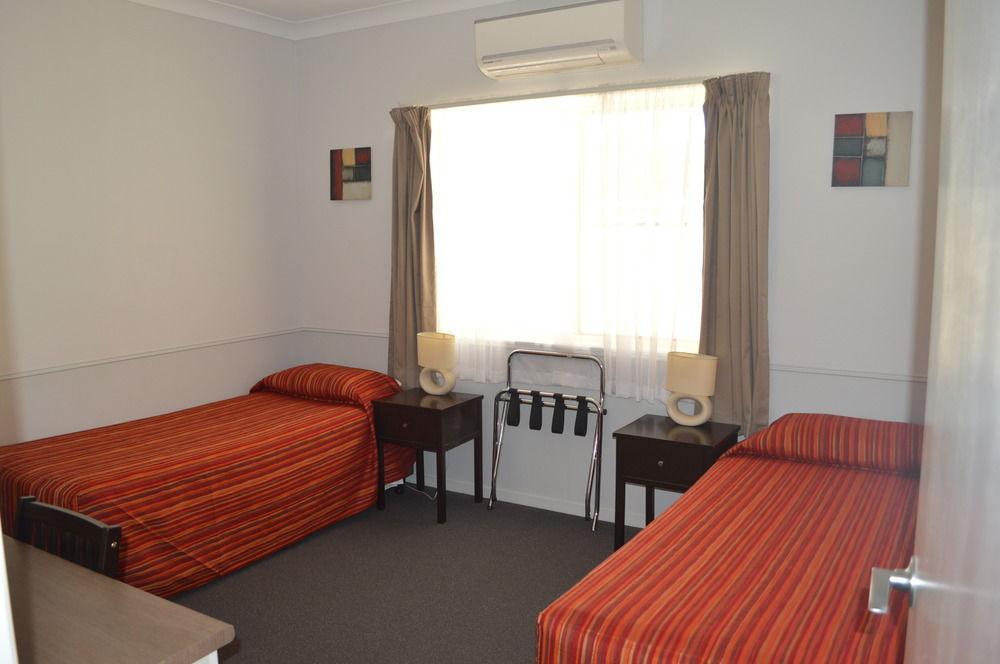 Roma Inland Motor Inn Екстер'єр фото