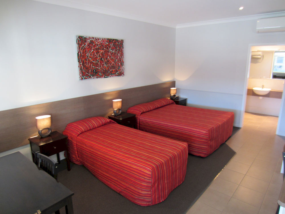 Roma Inland Motor Inn Екстер'єр фото