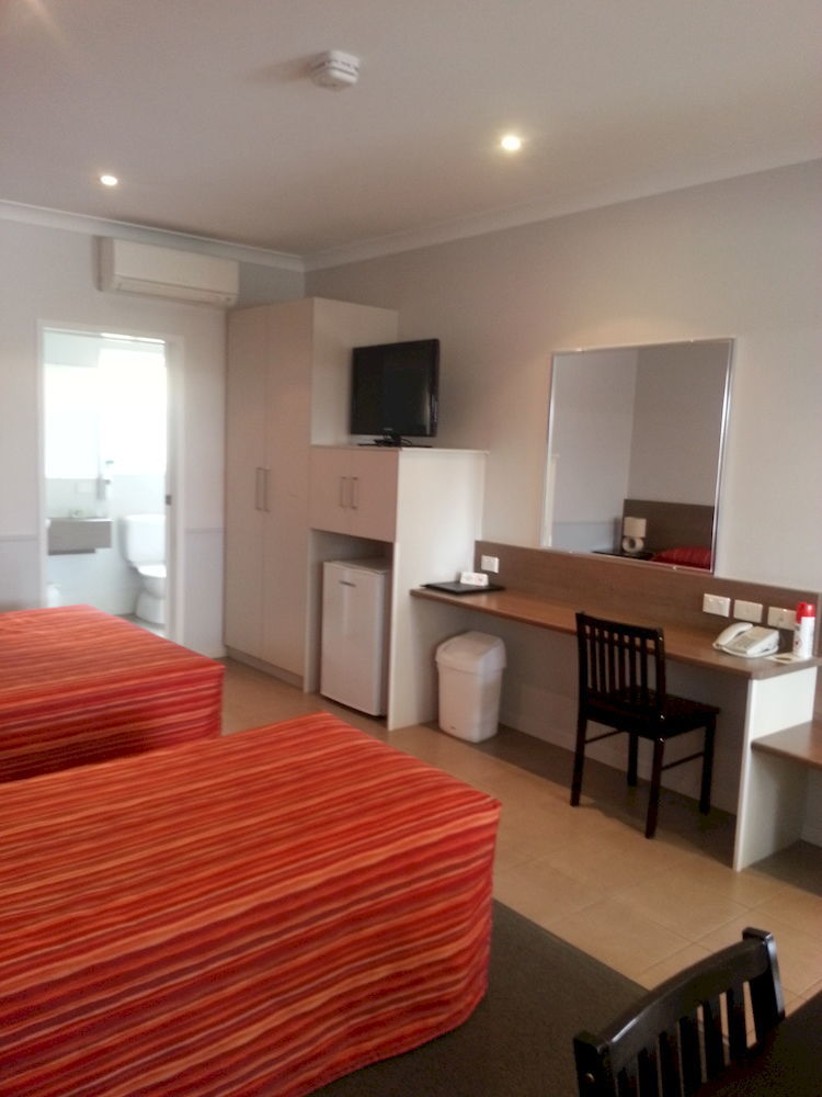 Roma Inland Motor Inn Екстер'єр фото
