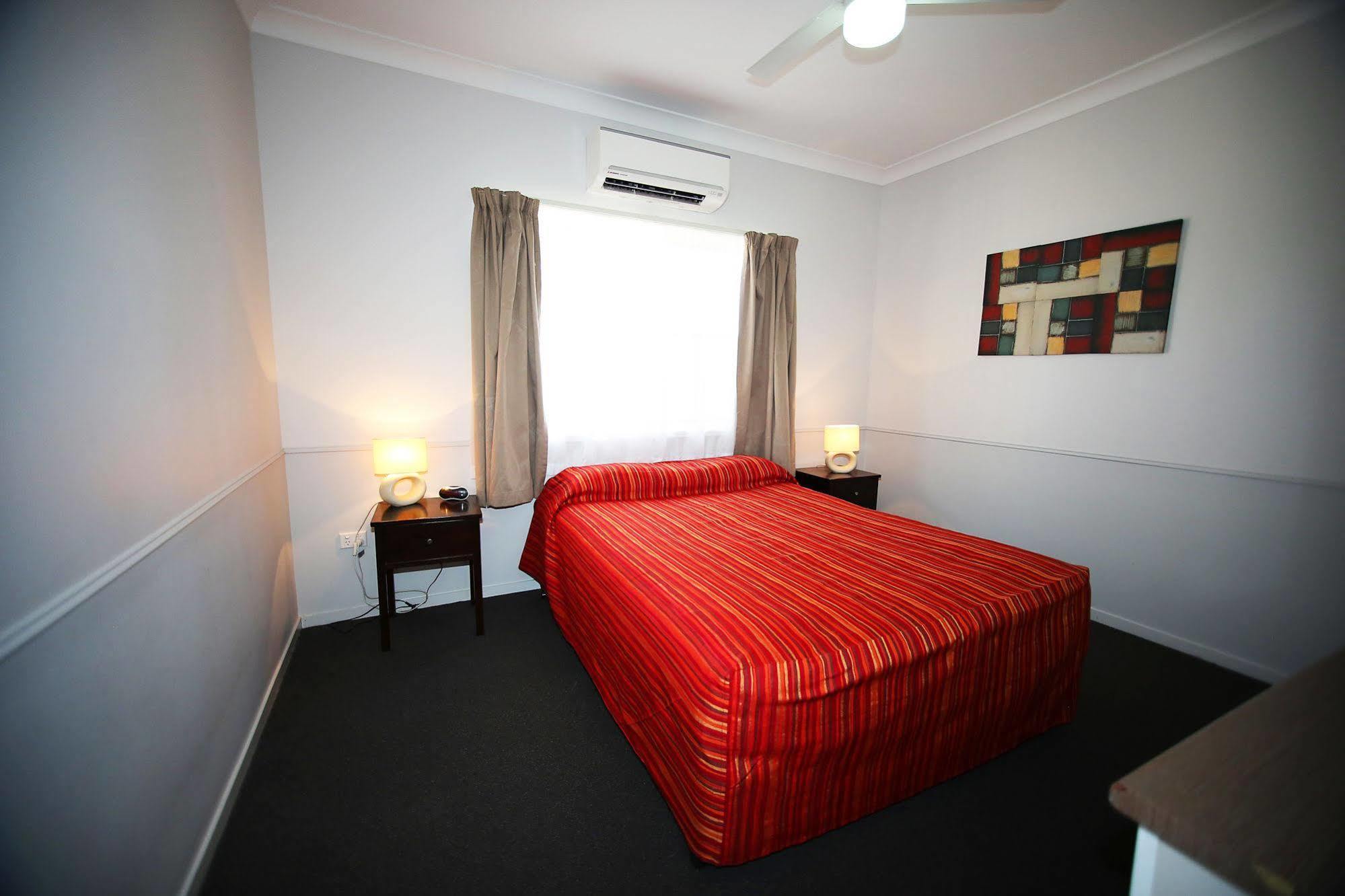 Roma Inland Motor Inn Екстер'єр фото